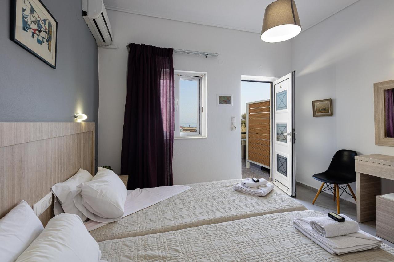 Yiannis Apartments Adelianos Kampos Exterior foto