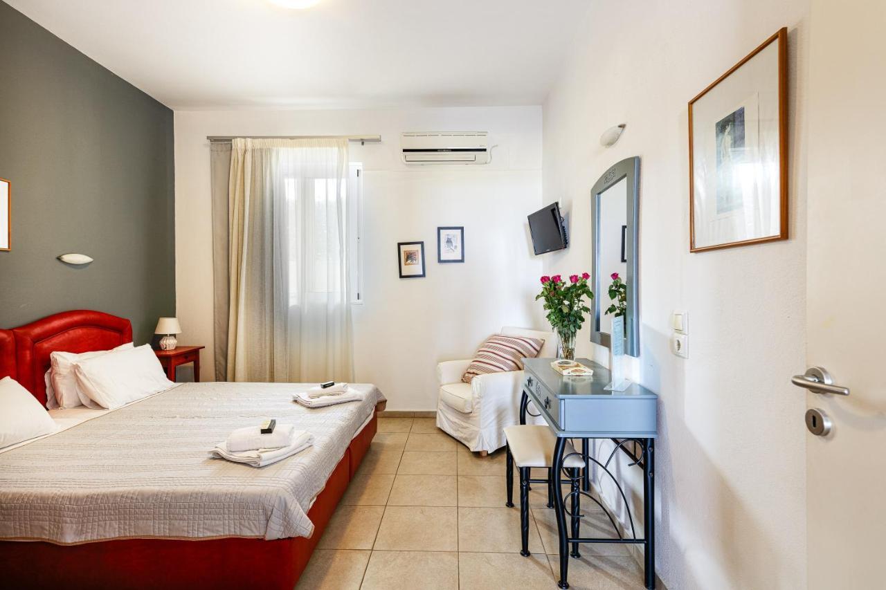 Yiannis Apartments Adelianos Kampos Exterior foto