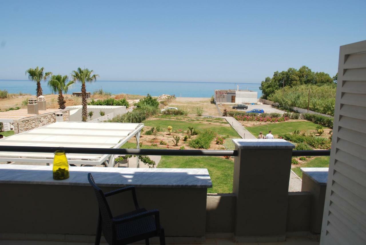 Yiannis Apartments Adelianos Kampos Exterior foto